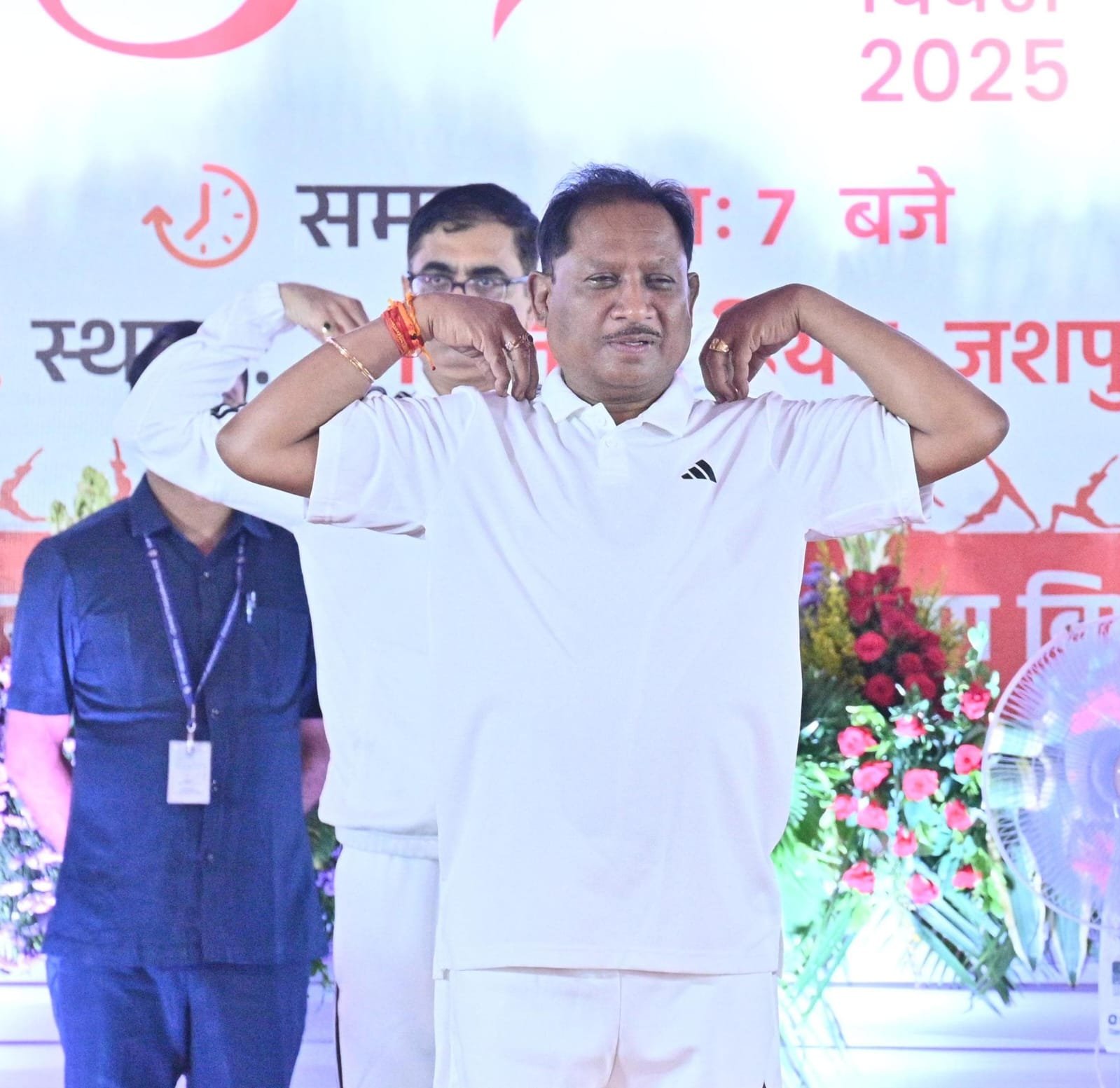 मुख्यमंत्री विष्णु देव साय ने किया योगाभ्यास: जशपुर के रणजीता स्टेडियम में उत्साहपूर्वक मनाया गया अंतरराष्ट्रीय योग दिवस