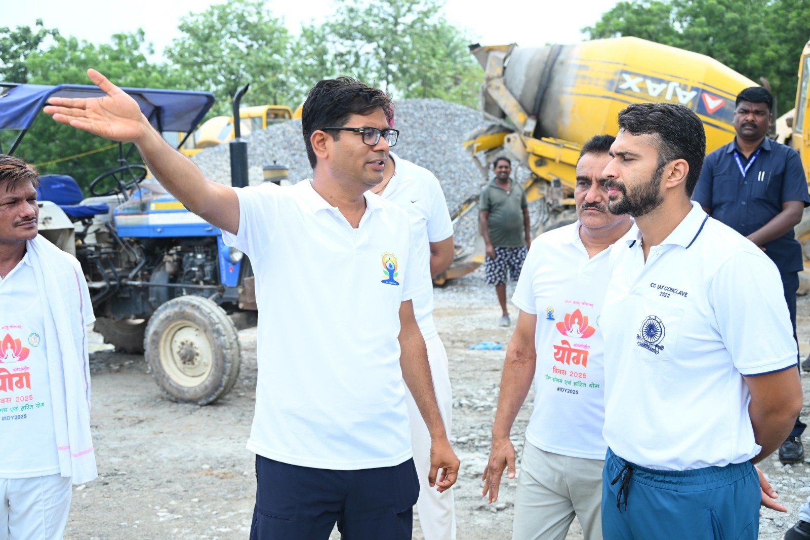 वित्त मंत्री ओ.पी.चौधरी ने रायगढ़ में चल रहे निर्माणाधीन विकास कार्यों का किया निरीक्षण